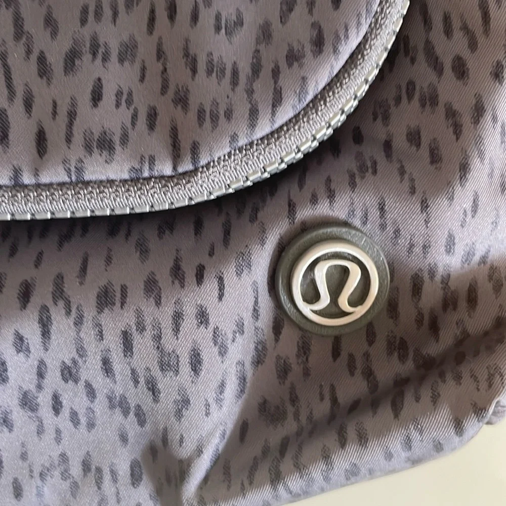 Lululemon Party Om Bag - Picture 5 of 17